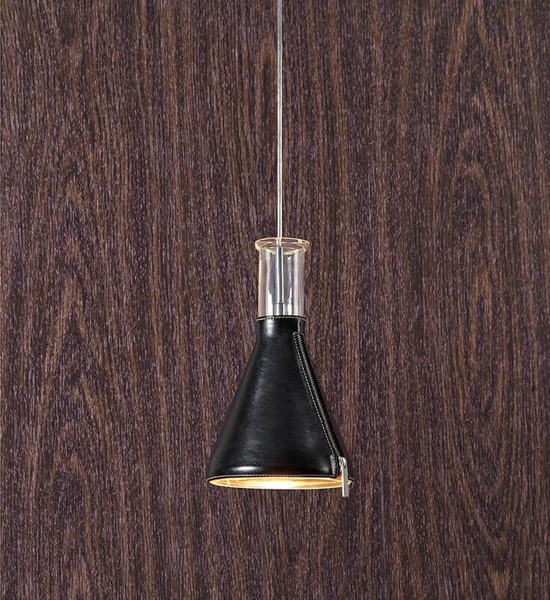 Skórzana lampa wisząca Zip abażurowa z zasuwakiem do sypialni czarna