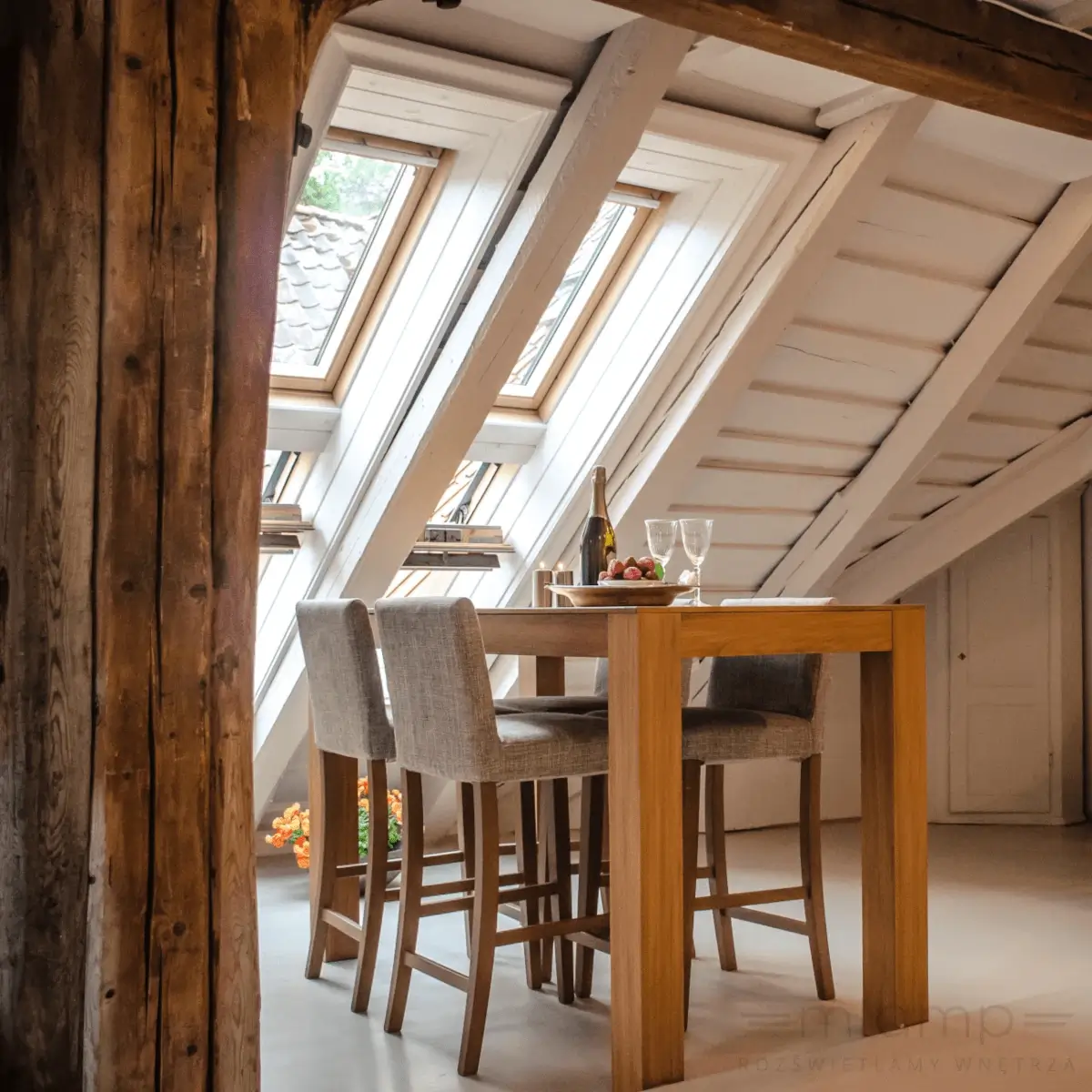 mlamp.pl-oświetlenie-wewnętrzne-do-jadalni-kreatywne-wykorzystanie-poddasza