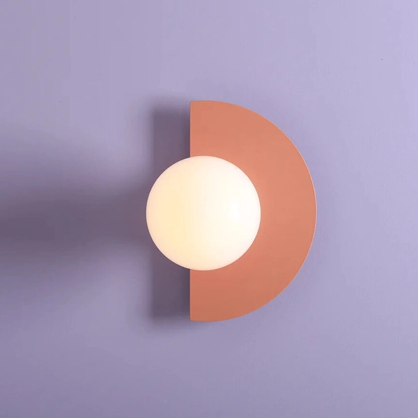 Kinkiet do sypialni Loop 1125C11 Aldex kula dysk metal szkło koralowy