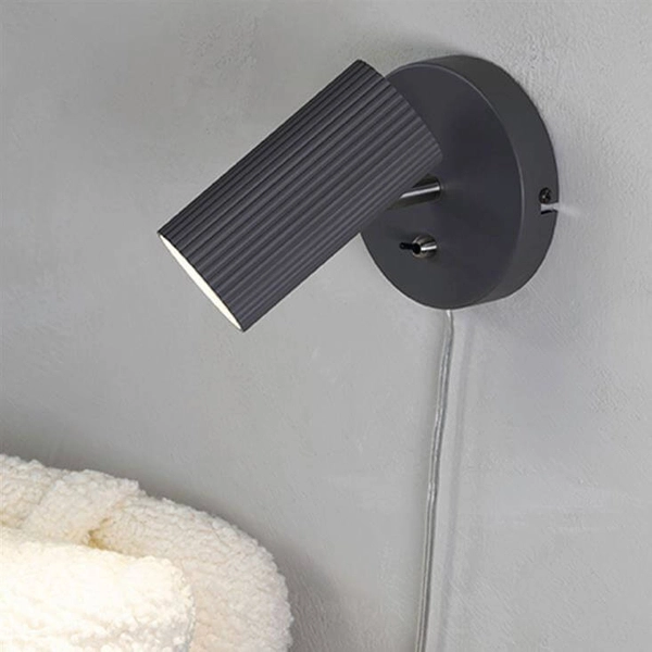 Sypialniany kinkiet z włącznikiem Costilla metalowy szary