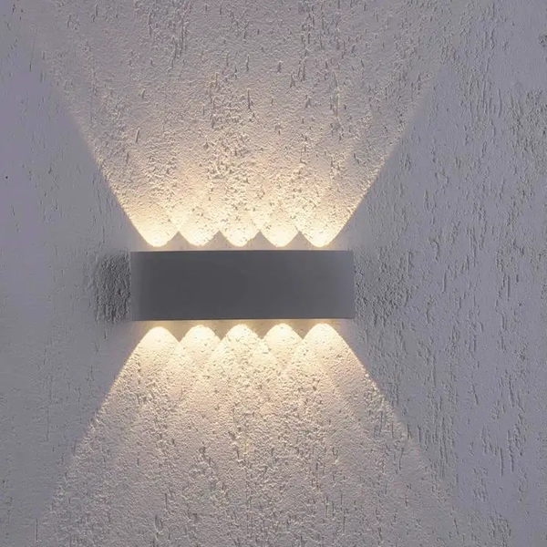 Ogrodowy kinkiet srebrny Carlo LED 8W elewacyjny outdoor