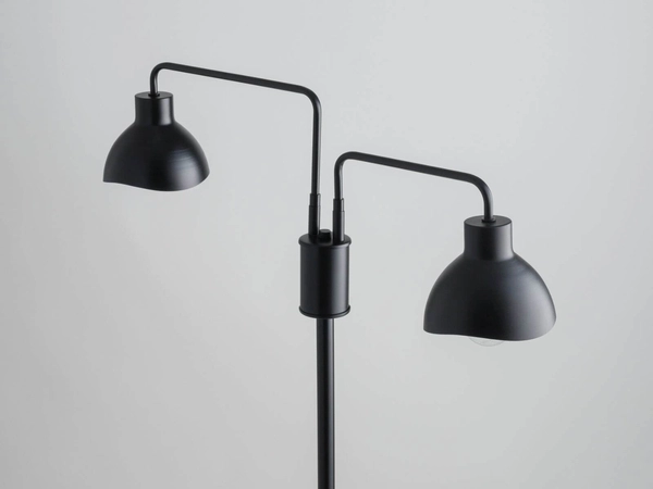 Industrialna lampa podłogowa Holi do salonu stojąca czarna