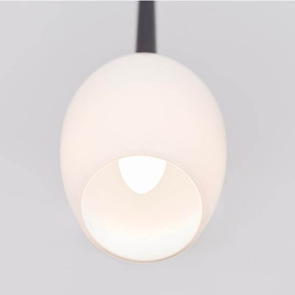 Skandynawska lampa wisząca Izza szklana biały połysk