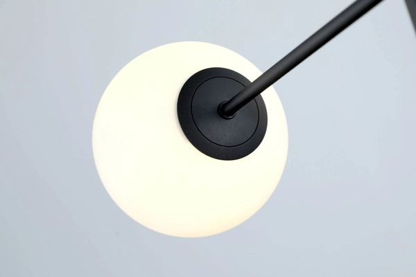 Nowoczesna lampa wisząca Oviedo do salonu balls czarna biała