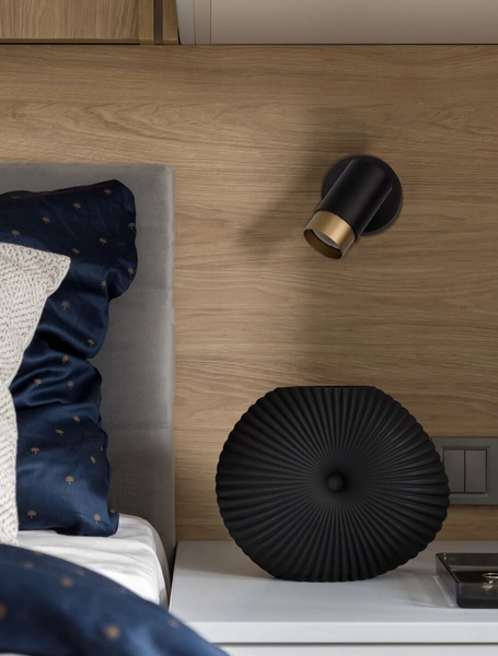 Sufitowa lampa regulowana Cayes tuba do salonu czarna złota