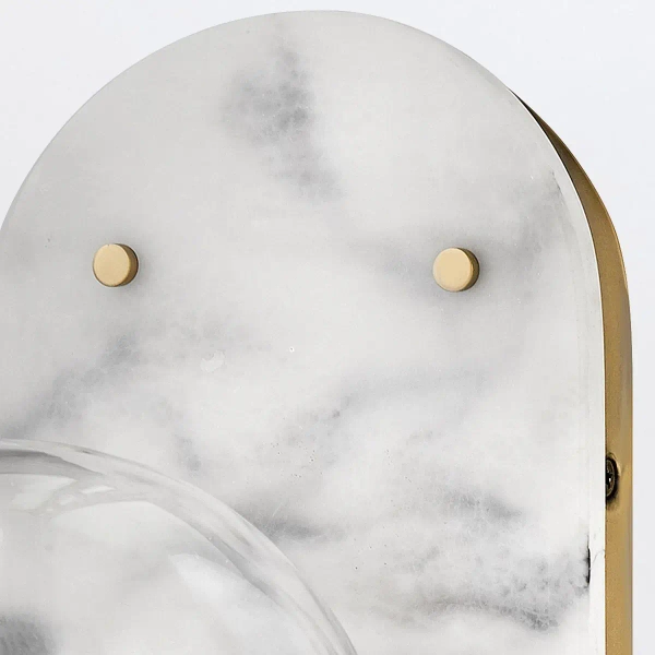 Marmurowy kinkiet naścienny Gilda QN-GILDA-WB1-HB kula mosiądz