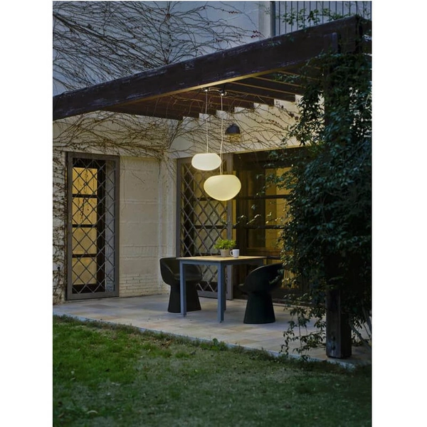 Zewnętrzna lampa wisząca PETRA kulista do ogrodu IP44 biała