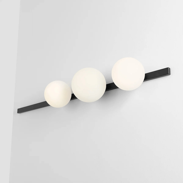 Nowoczesna lampa ścienna Garda 1099Y1 szklane kule białe