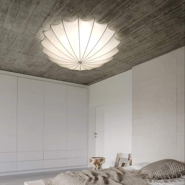 Designerski plafon abażurowy Form 9672 biała lampa nad łóżko