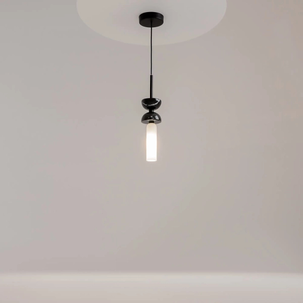 Wisząca lampa Kioto MOD178PL-01B marmurowa czarna biała