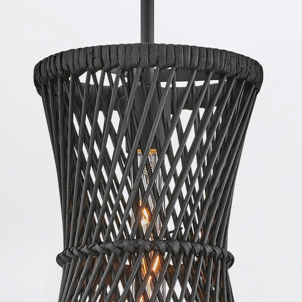 Ażurowa lampa wisząca Twyla QN-TWYLA-1P-BK tuba rattan czarny
