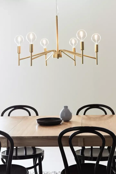 Retro żyrandol świecznikowy Monarch do jadalni złoty