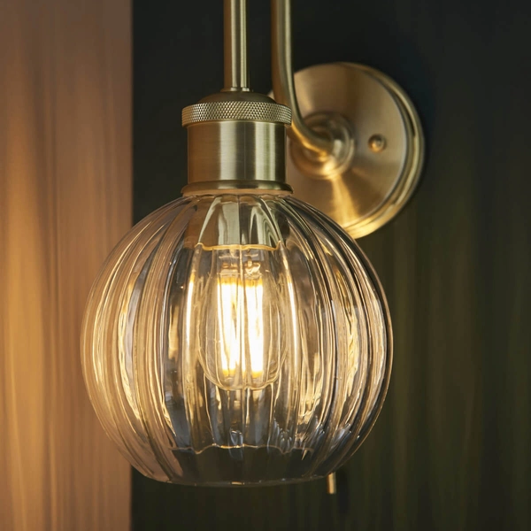 Kulista lampa ścienna L&-195507 Light& ball szklana złota przezroczysta