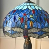 Stojąca lampka witrażowa Dragonfly 64090 Interiors Tiffany ważka kolorowy czarny