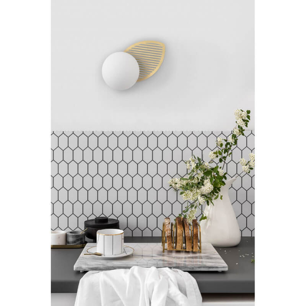 Ścienna kulista lampa Fyllo FYB13000 do sypialni kula ball biała złota