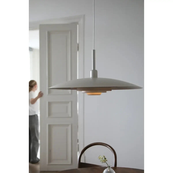 Zwisająca lampa dyski Piny 108877 do jadalni metalowy beżowy