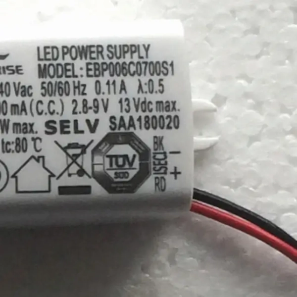 Zasilacz wewnętrzny do lamp ledowych 2700 1-2x3W 230V biały