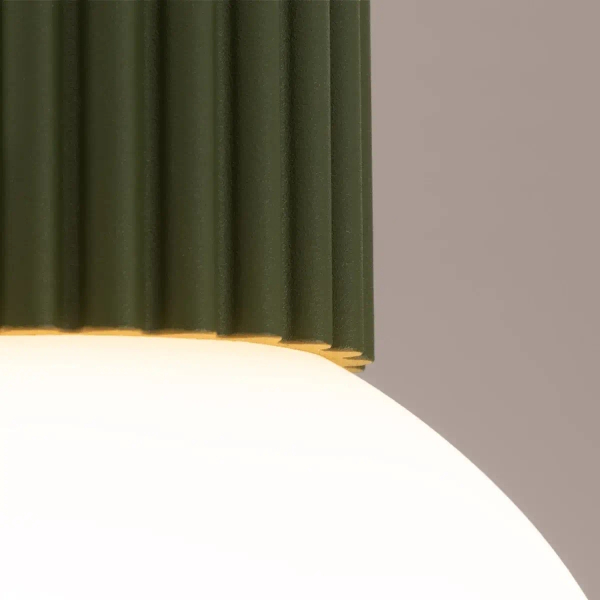 Łazienkowa lampa sufitowa HALO SL.1723 kulista szklana biała oliwkowa