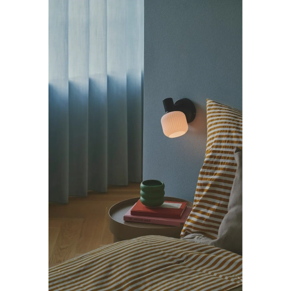 Regulowana lampa ścienna Milford 2412631003 szklana czarny