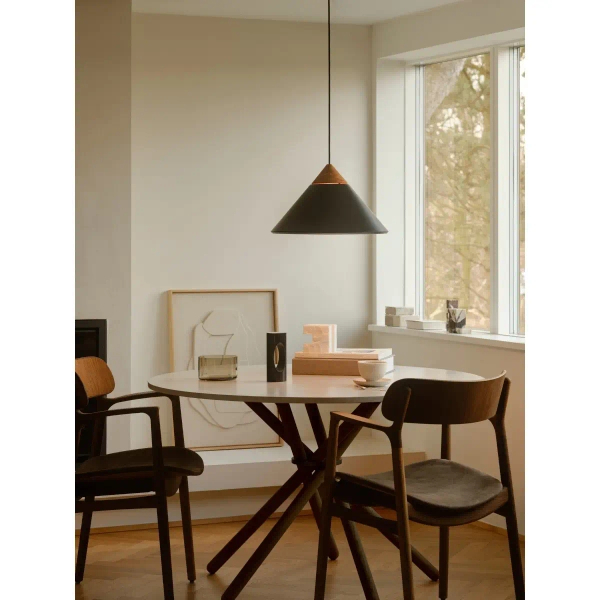 Nowoczesna wisząca lampa Kinto 2520083003 stożek drewniany czarny