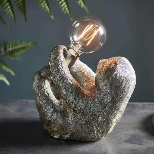 Stojąca lampa na komodę L&-195079 Light& leniwiec srebrna chrom