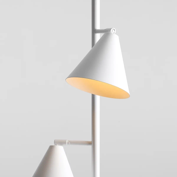 Podłogowa lampa do salonu FORM 1108A_2 metalowa biała