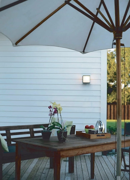 Kinkiet zewnętrzny TORSTEN-SQ Elstead IP44 kostka minimalizm biała