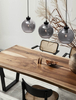 Czarna lampa wisząca Repos szklane kule na listwie loft