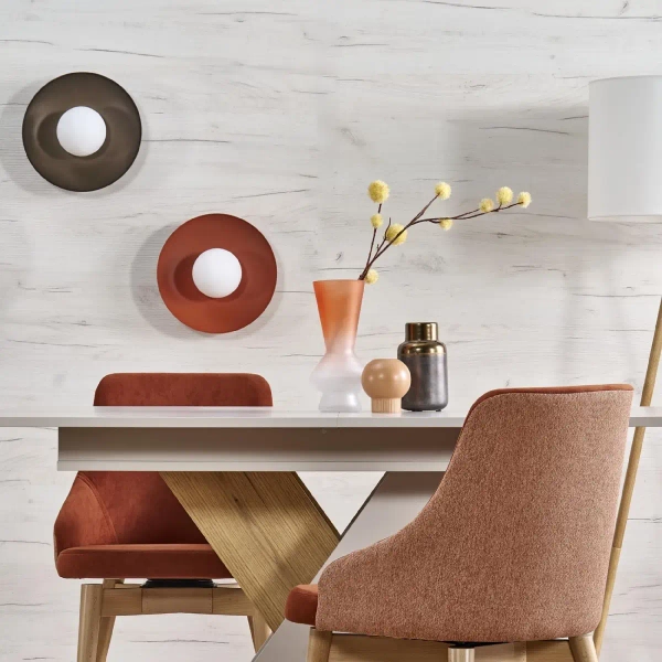 Ścienna lampa do salonu Slate 10937 mleczna kula metalowy ceglany