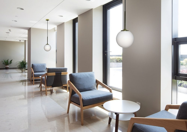 Modernistyczna lampa wisząca GLASGOW 50101279 szklana zwis kula złota biała