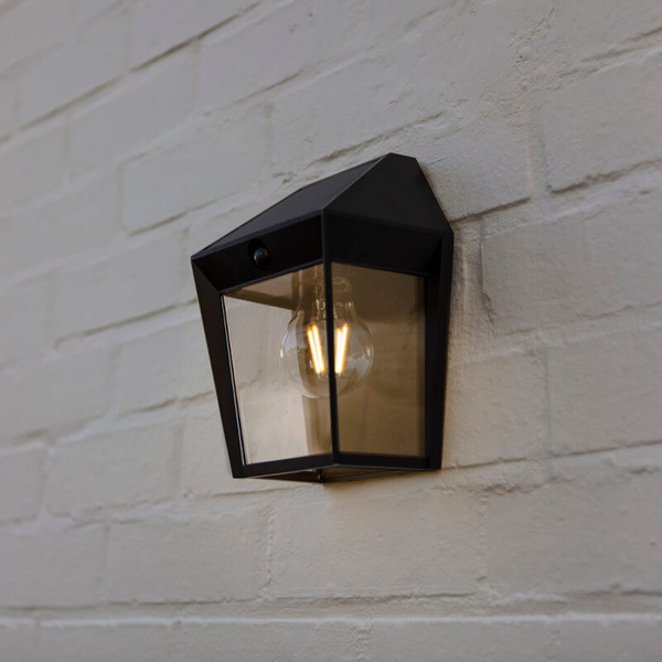 Lampa z czujnikiem na elewację AVONY 6916002330 latarenka IP44 czarna