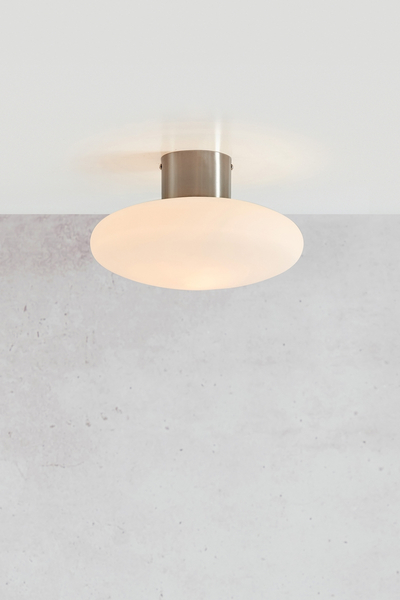 Lampa ścienna Locus 108538 Markslojd owalna do salonu szklana biała