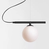 Modernistyczna lampa wisząca Beryl 1006G1 Aldex szklana kula ball biała czarna