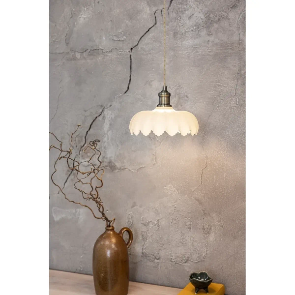 Zwisająca lampa nad blat Kurage 108857 falista mleczny klosz mosiądz