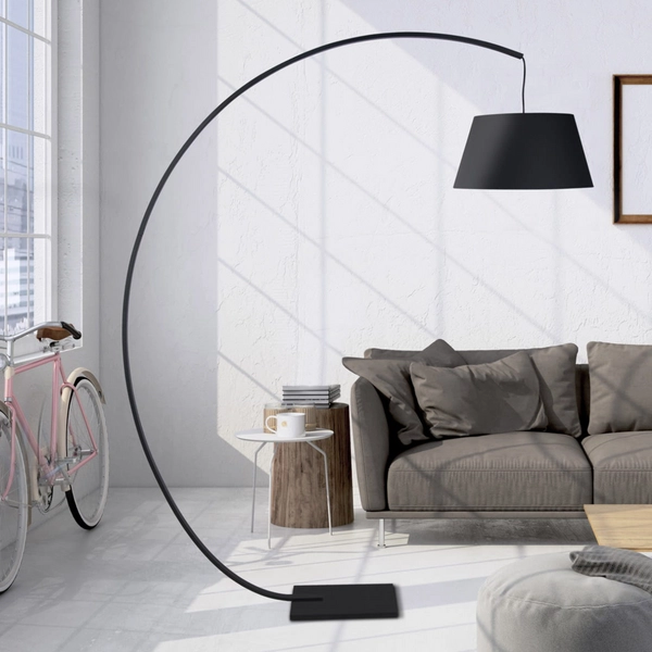 Podłogowa lampa Celia F0046 Maxlight łukowa z abażurem czarna