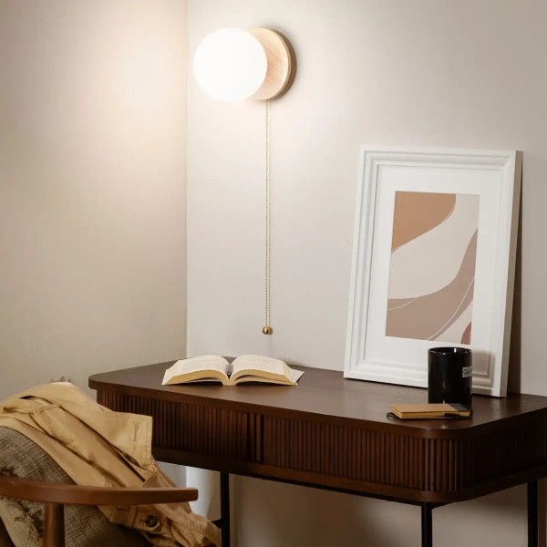 Drewniana lampa ścienna Milano ABR-KT-E27 Abruzzo włącznik kula złoty