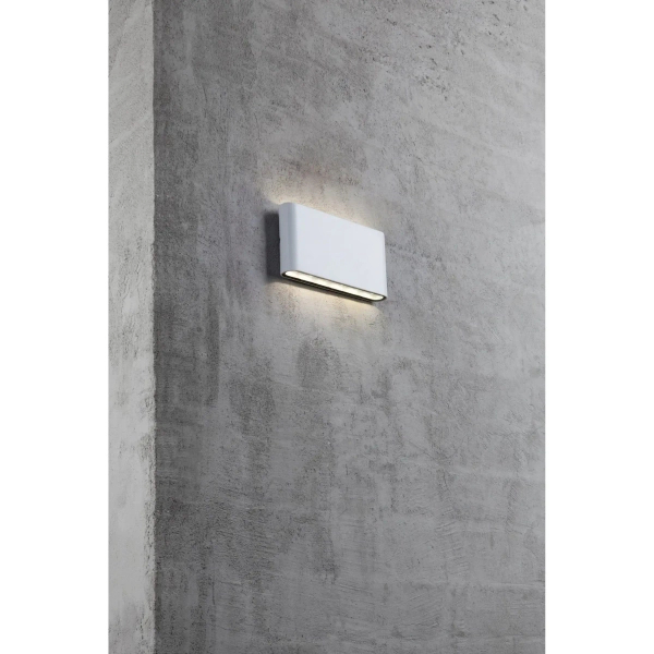Minimalistyczny kinkiet ogrodowy Kinver 84181001 LED 8,5W 3000K IP54 biały