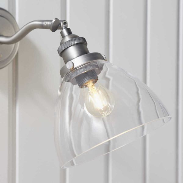Klasyczna lampa ścienna Hansen 91739 Endon srebrna przezroczysta
