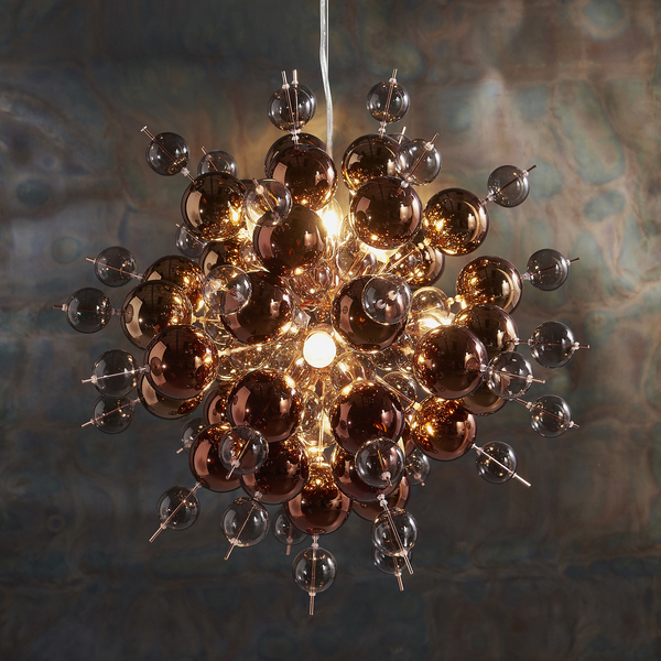 Zwisowa lampa salonowa L&-181584 Light& kule szklane miedziana