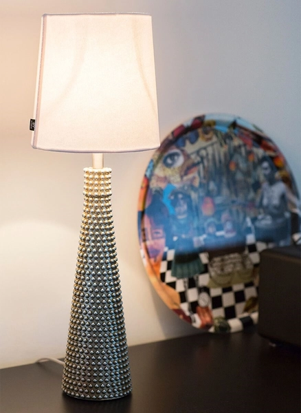 Stojąca lampa metalowa Lofty na szafkę nocną czarna abażur