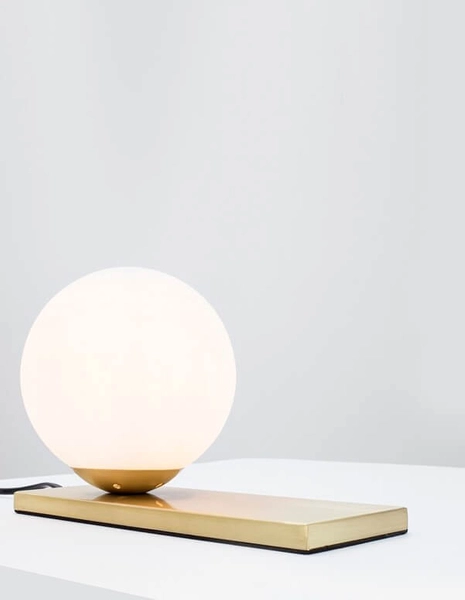 Stołowa lampa gabinetowa Plata szklana kula biała złota