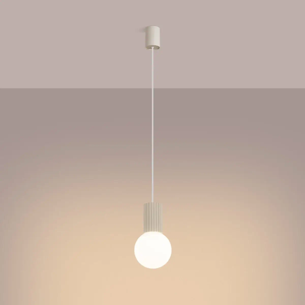 Wisząca lampa minimalistyczna HALO SL.1719 ryflowana kula beżowa