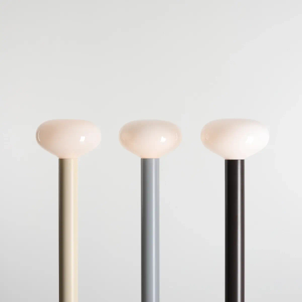 Podłogowa lampa skandynawska Flo Floor Grey 7000A22_M szara