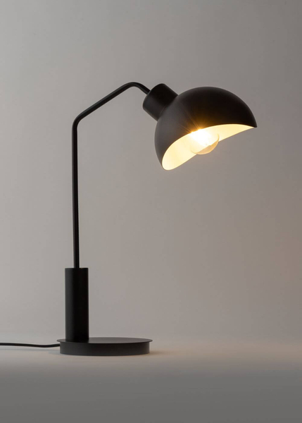 Biurkowa lampa stojąca Roy do gabinetu industrial czarna