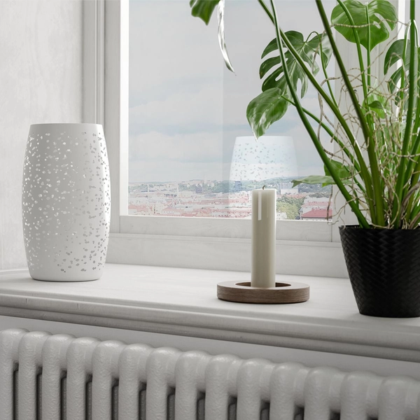 Metalowa lampa sypialniana Colby biała na komodę stojąca