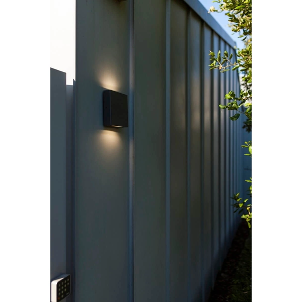 Zewnętrzna lampa na ścianę PILI 5102601125 LED 8,5W 4000K IP54 szara