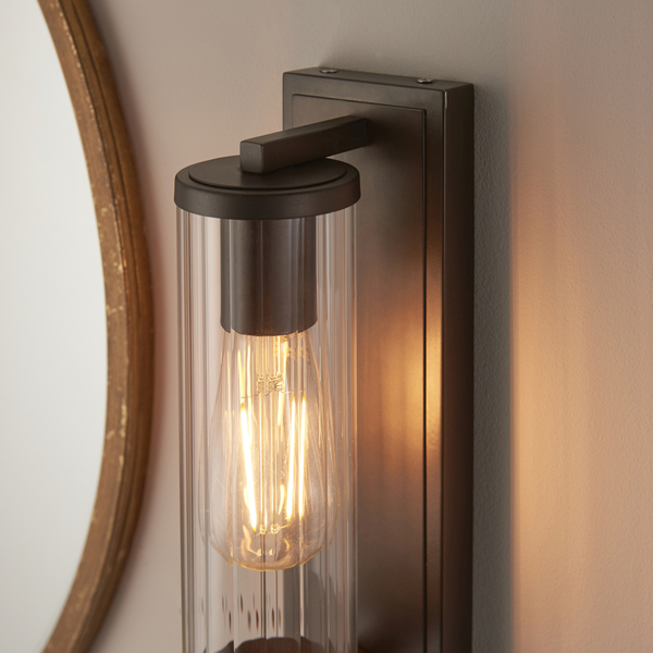 Kinkiet z włącznikiem L&-194077 Light& szkło plisowane IP44 brązowy