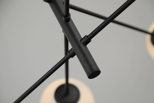 Wisząca lampa loftowa Oviedo do holu molekuły czarna biała