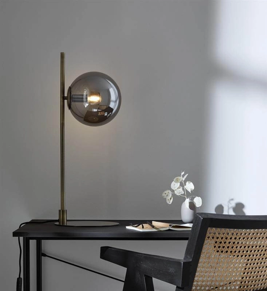 Nocna lampa sypialniana Dione na komodę przydymiona złota