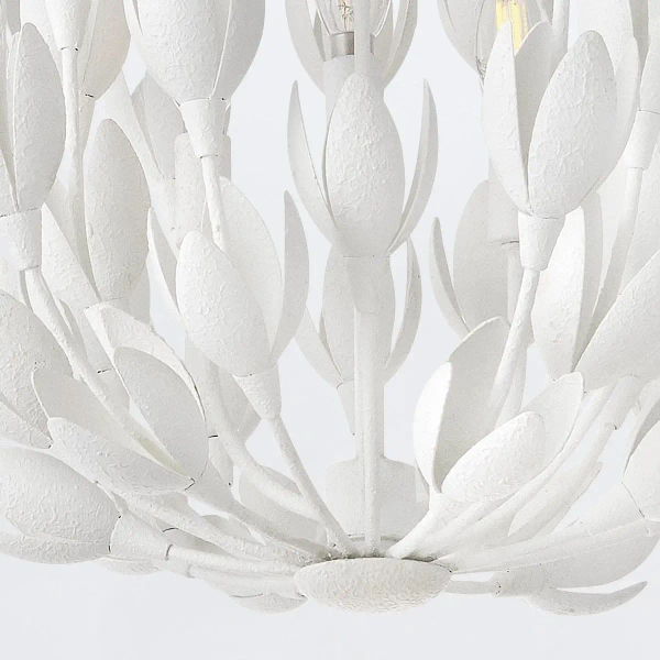 Żyrandol do salonu Flora QN-FLORA3-WHT kwiaty metalowe białe